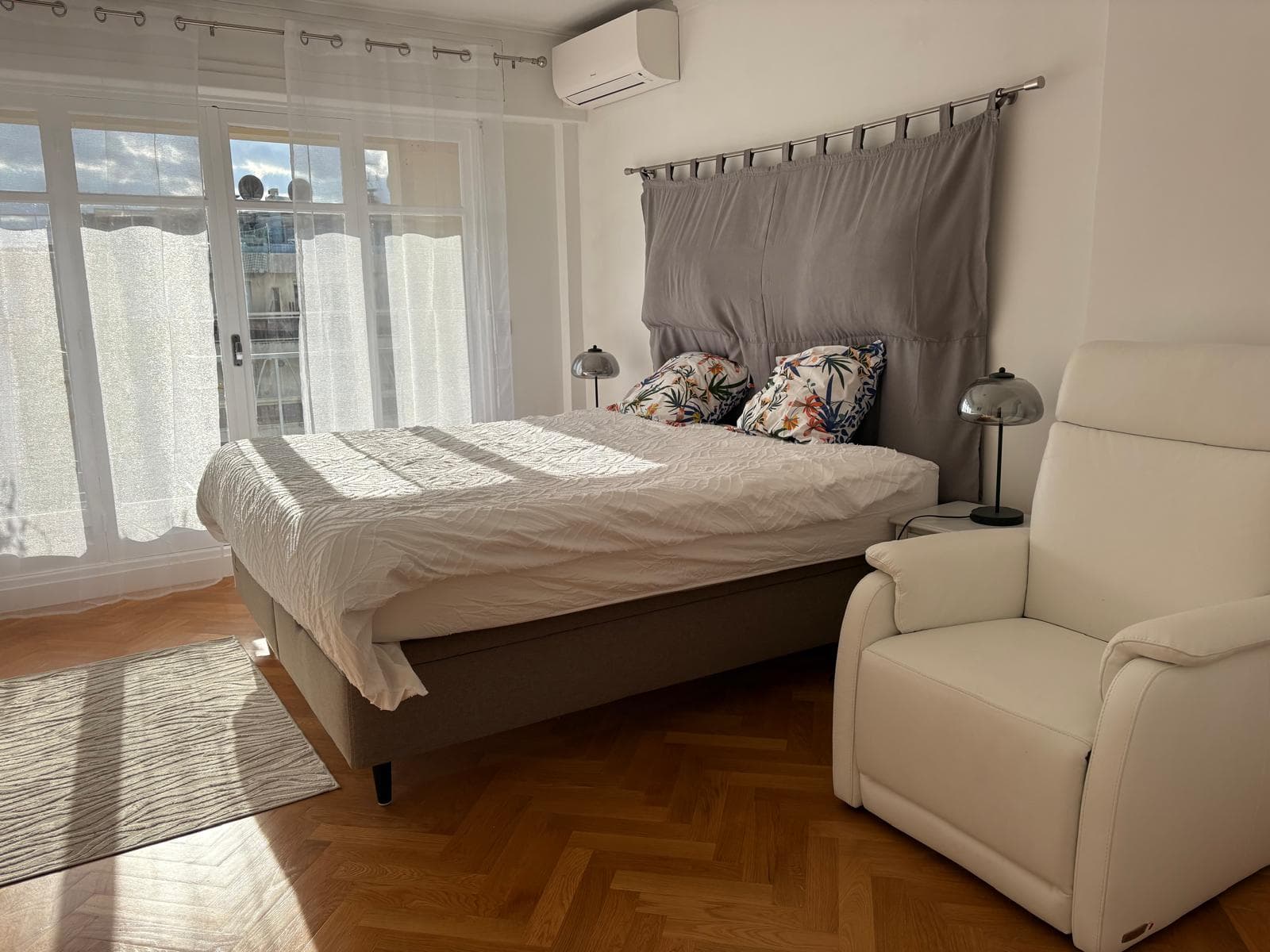Main bedroom detail