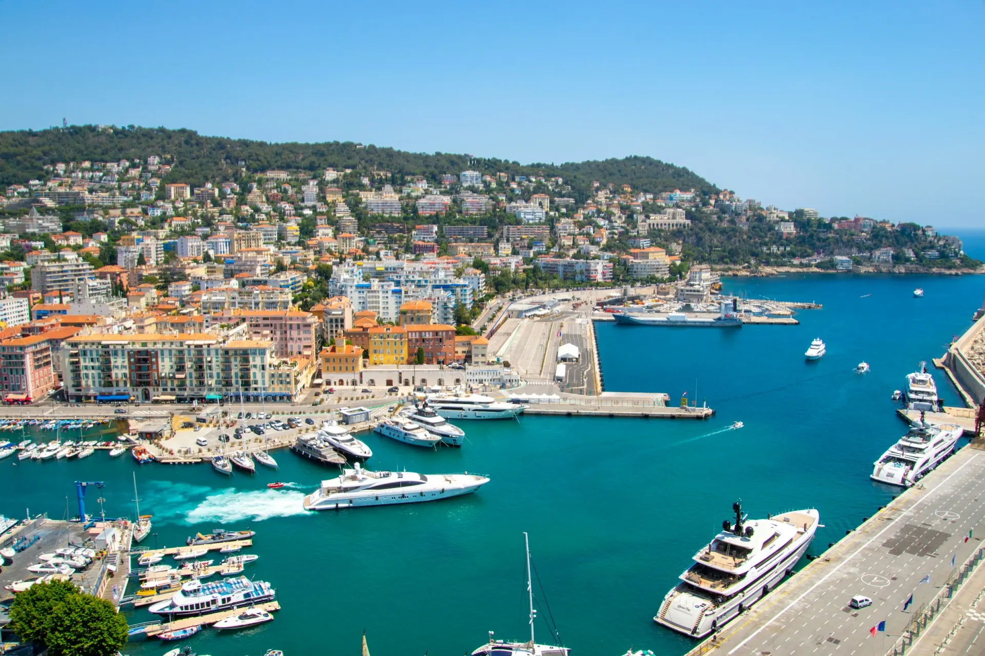 Vue aérienne du littoral de Nice et de la Promenade des Anglais